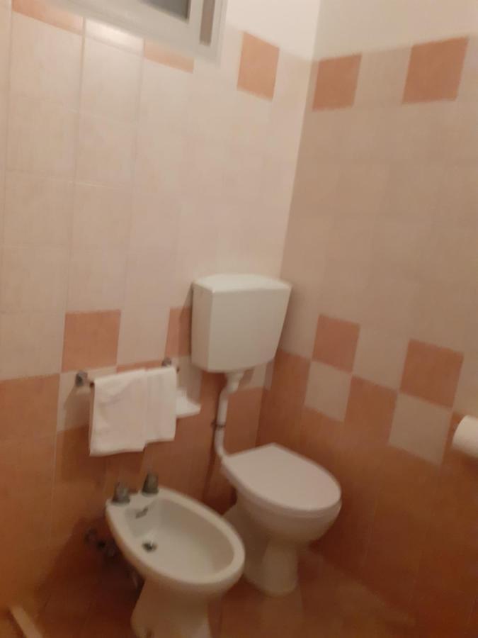 רימיני Hotel Rossini מראה חיצוני תמונה